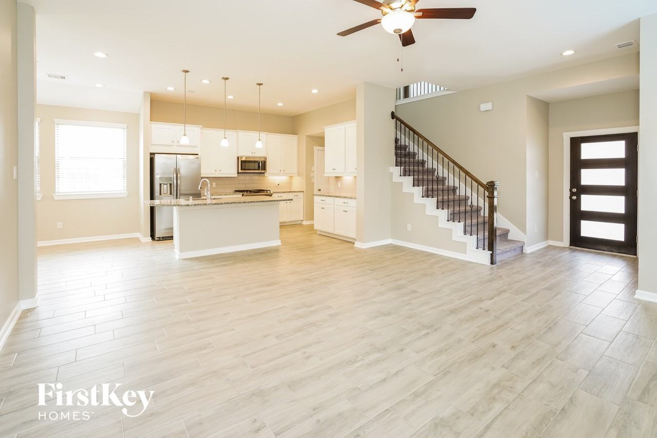 27005 Sofia Forest Dr - Photo 4 of 15