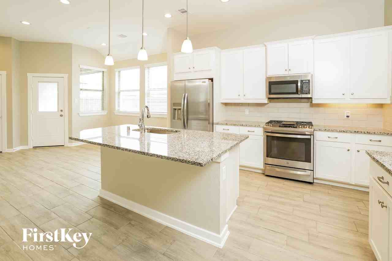 27005 Sofia Forest Dr - Photo 5 of 15