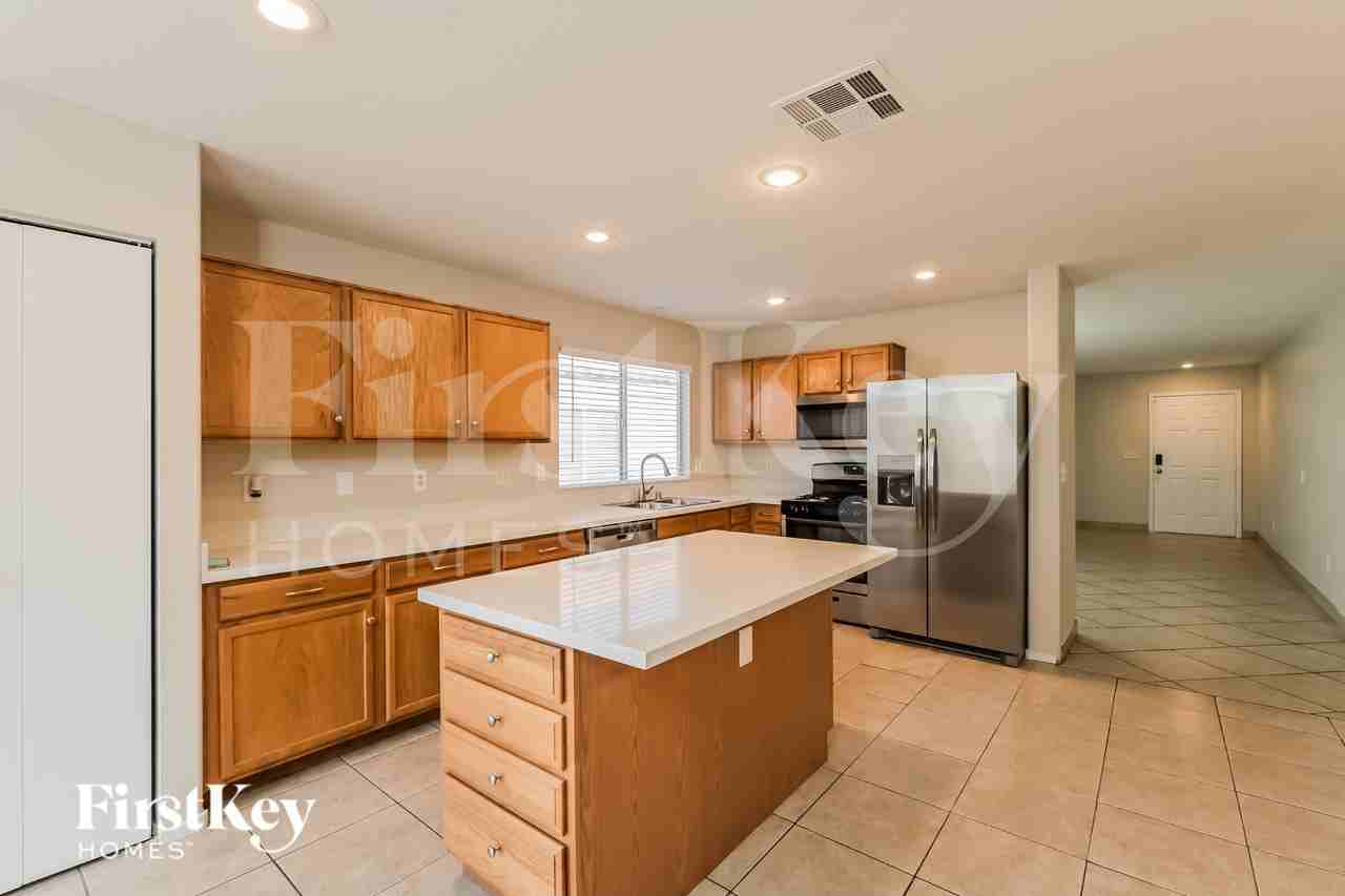 692 Rising Brook Dr - Photo 6 of 15