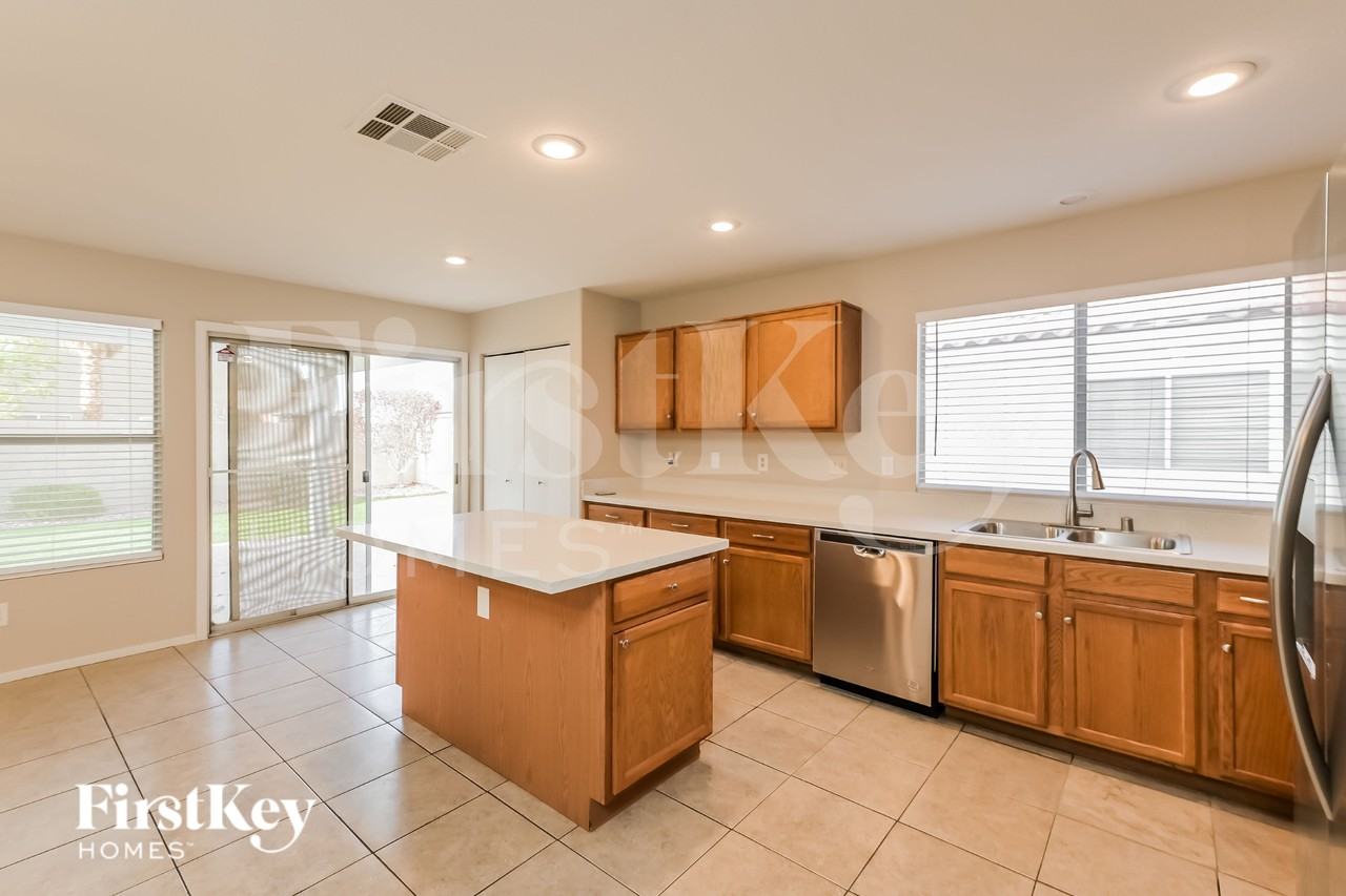 692 Rising Brook Dr - Photo 7 of 15