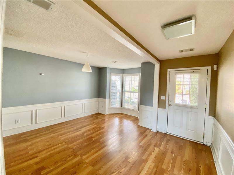 9020 Friarbridge Dr - Photo 3 of 49