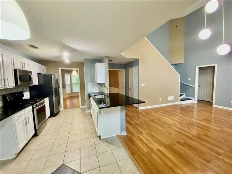 9020 Friarbridge Dr - Photo 5 of 49