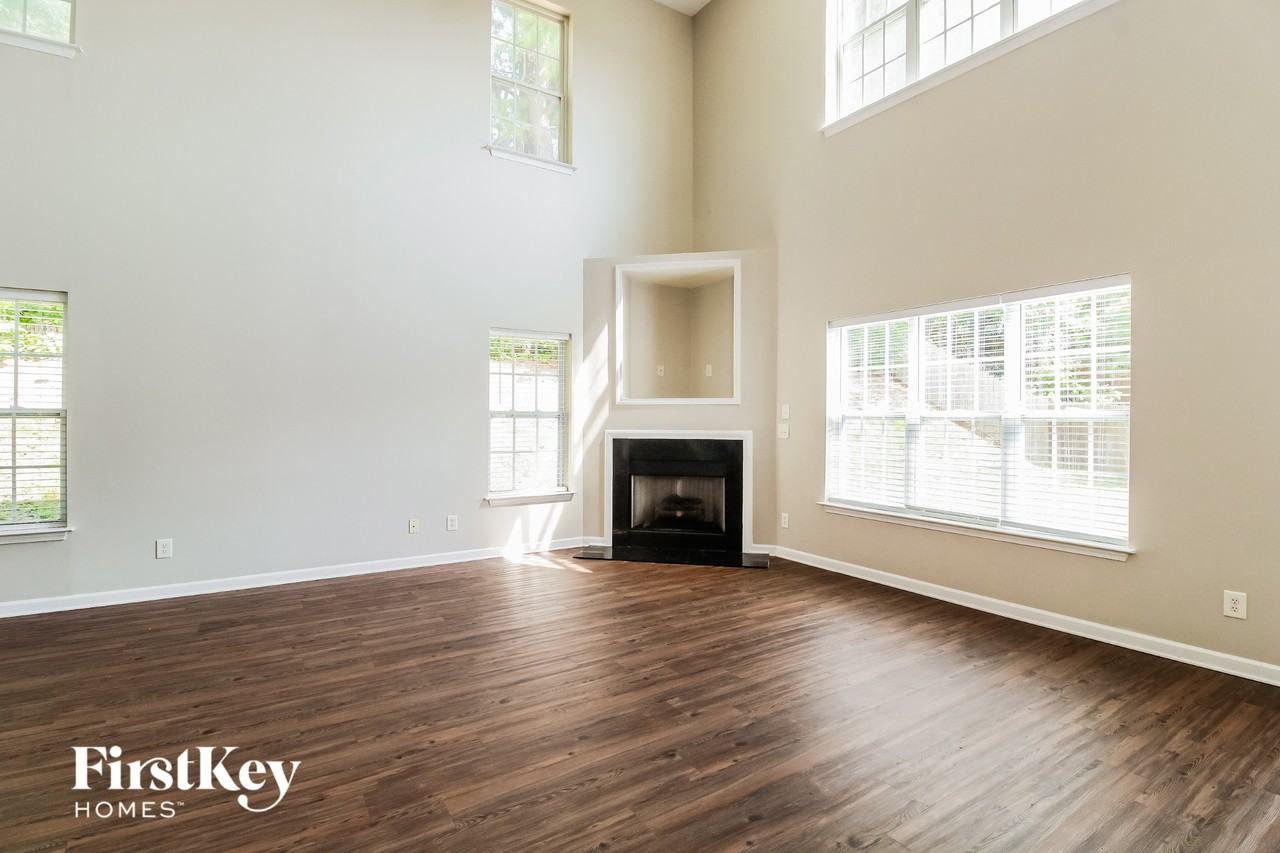 1003 Ronald Rd - Photo 2 of 14