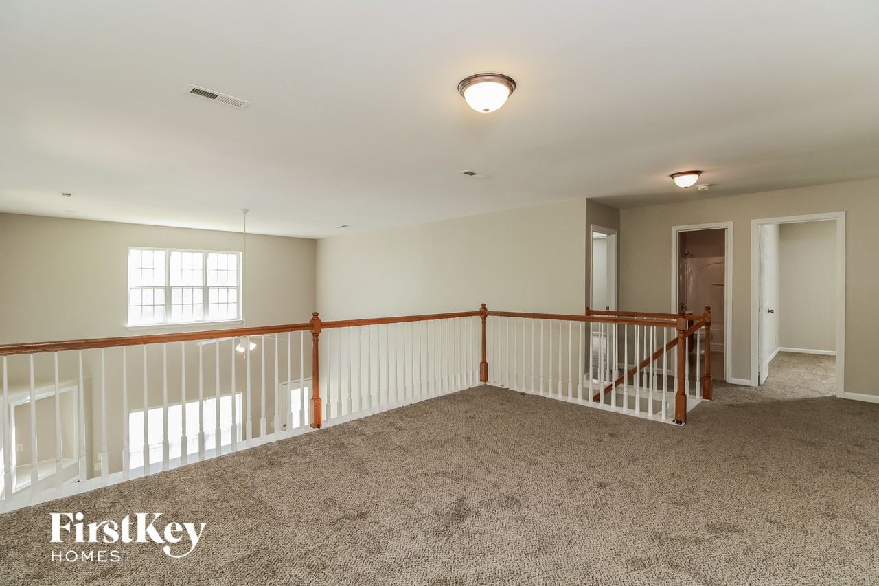 1003 Ronald Rd - Photo 6 of 14