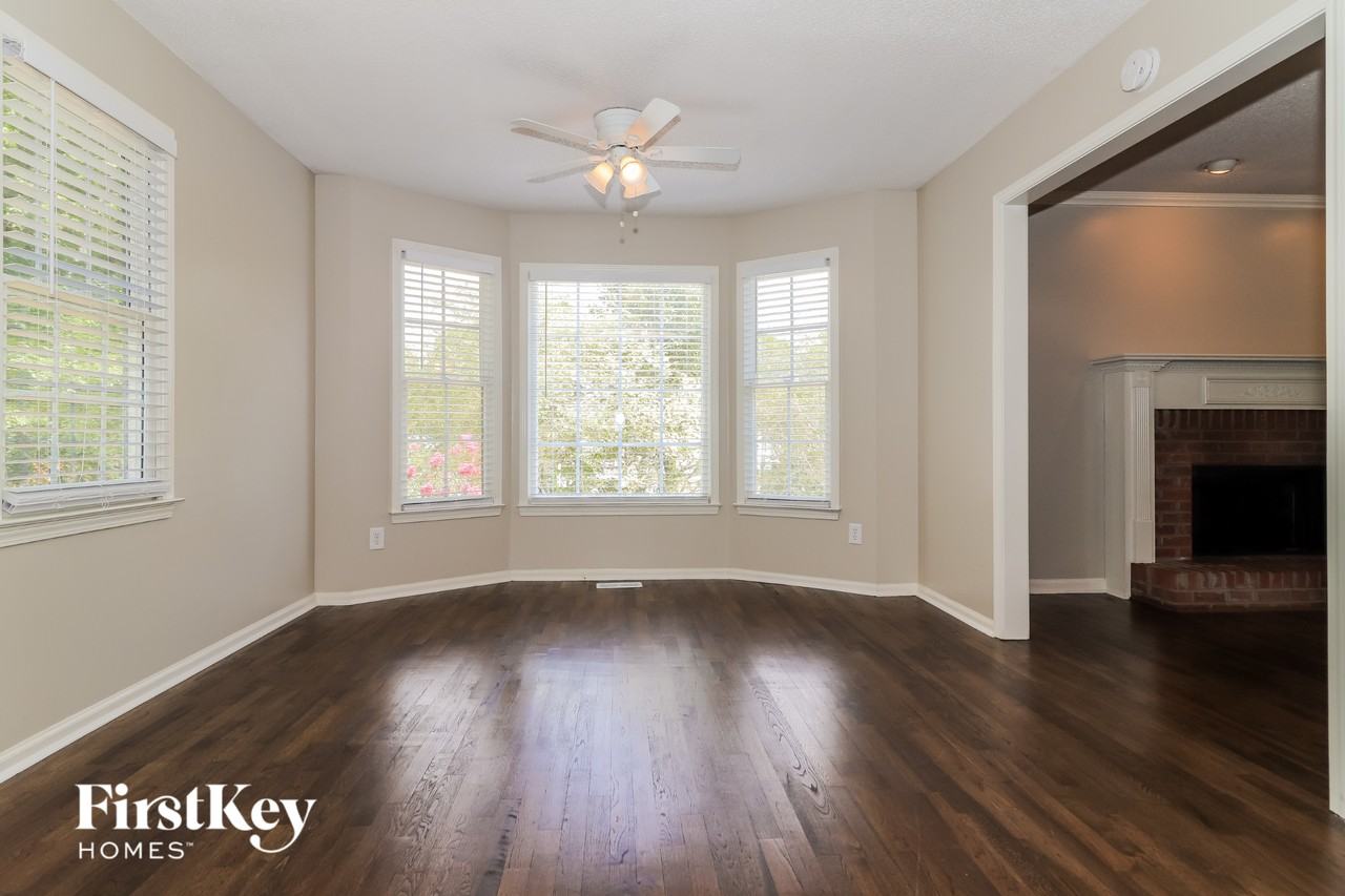 42 Appleton Way - Photo 3 of 15