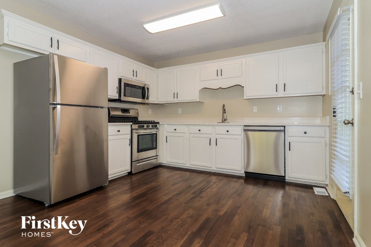 42 Appleton Way - Photo 4 of 15