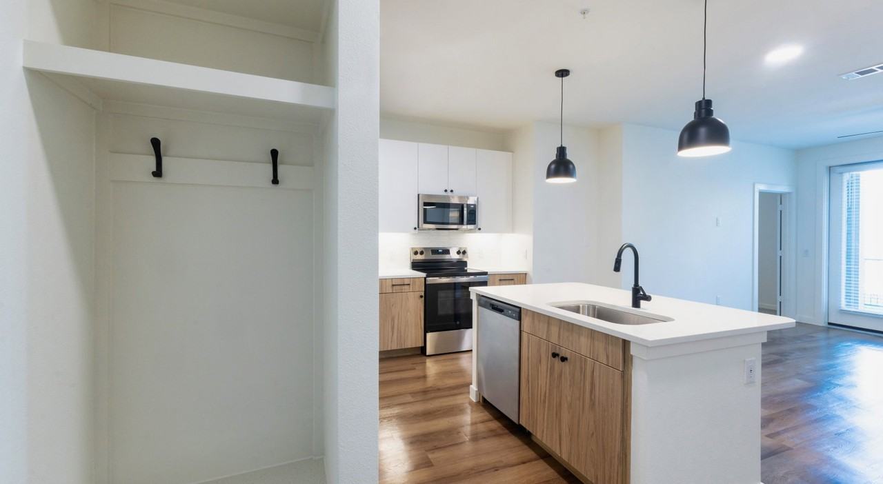 2520 Panhandle St #324 - Photo 3 of 5