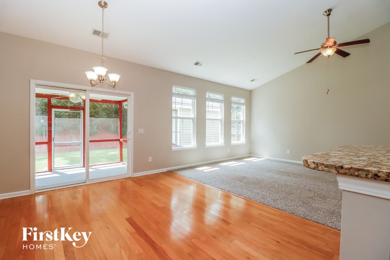 115 Marinella Dr - Photo 4 of 15