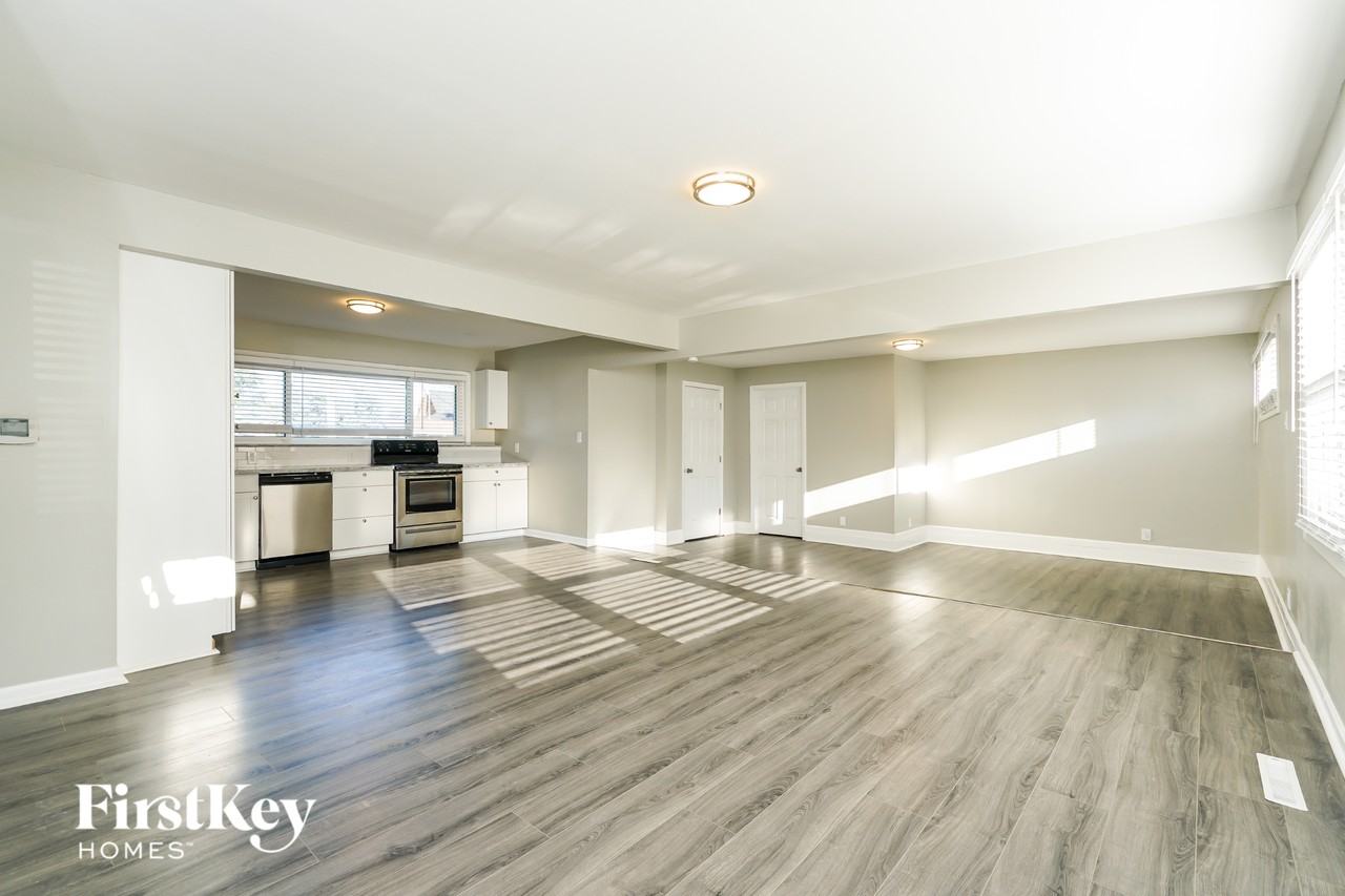 3970 Jerome Ct - Photo 3 of 15