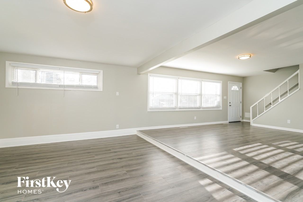 3970 Jerome Ct - Photo 4 of 15