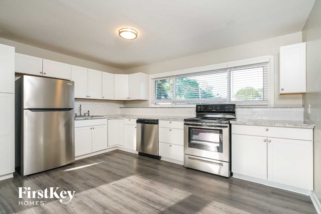 3970 Jerome Ct - Photo 5 of 15