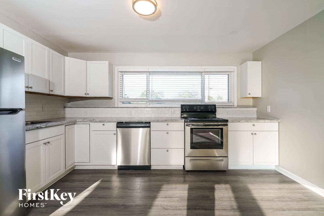 3970 Jerome Ct - Photo 6 of 15