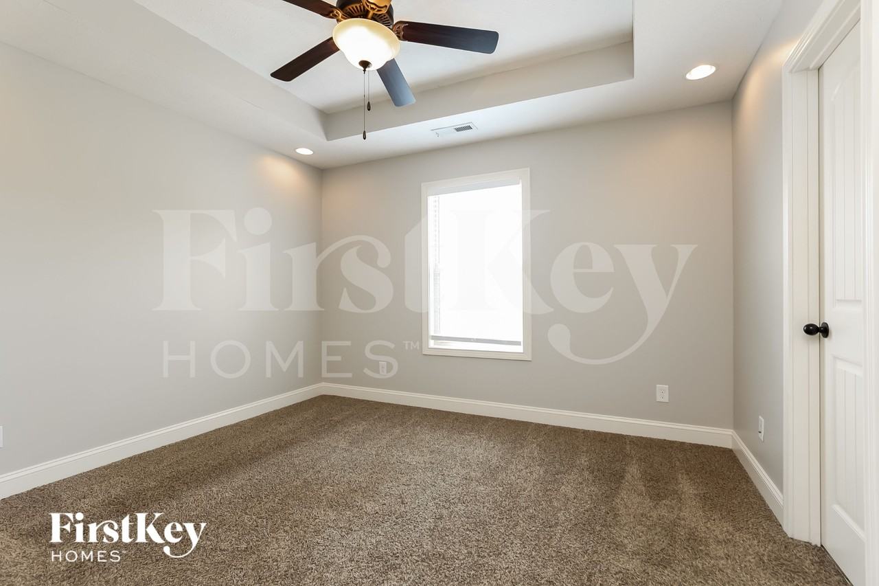 1145 Stillwood Dr - Photo 7 of 15