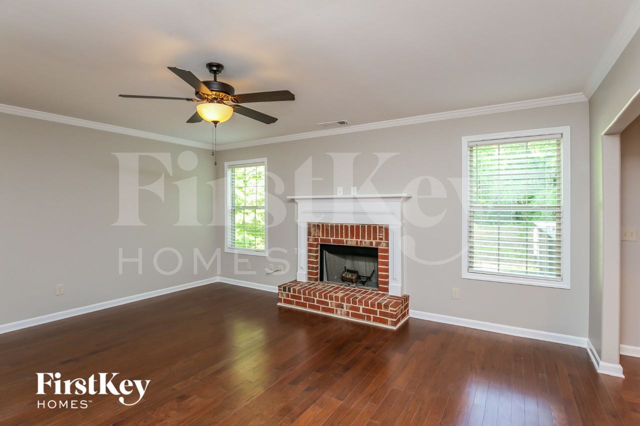 254 Cypress Pl - Photo 2 of 15