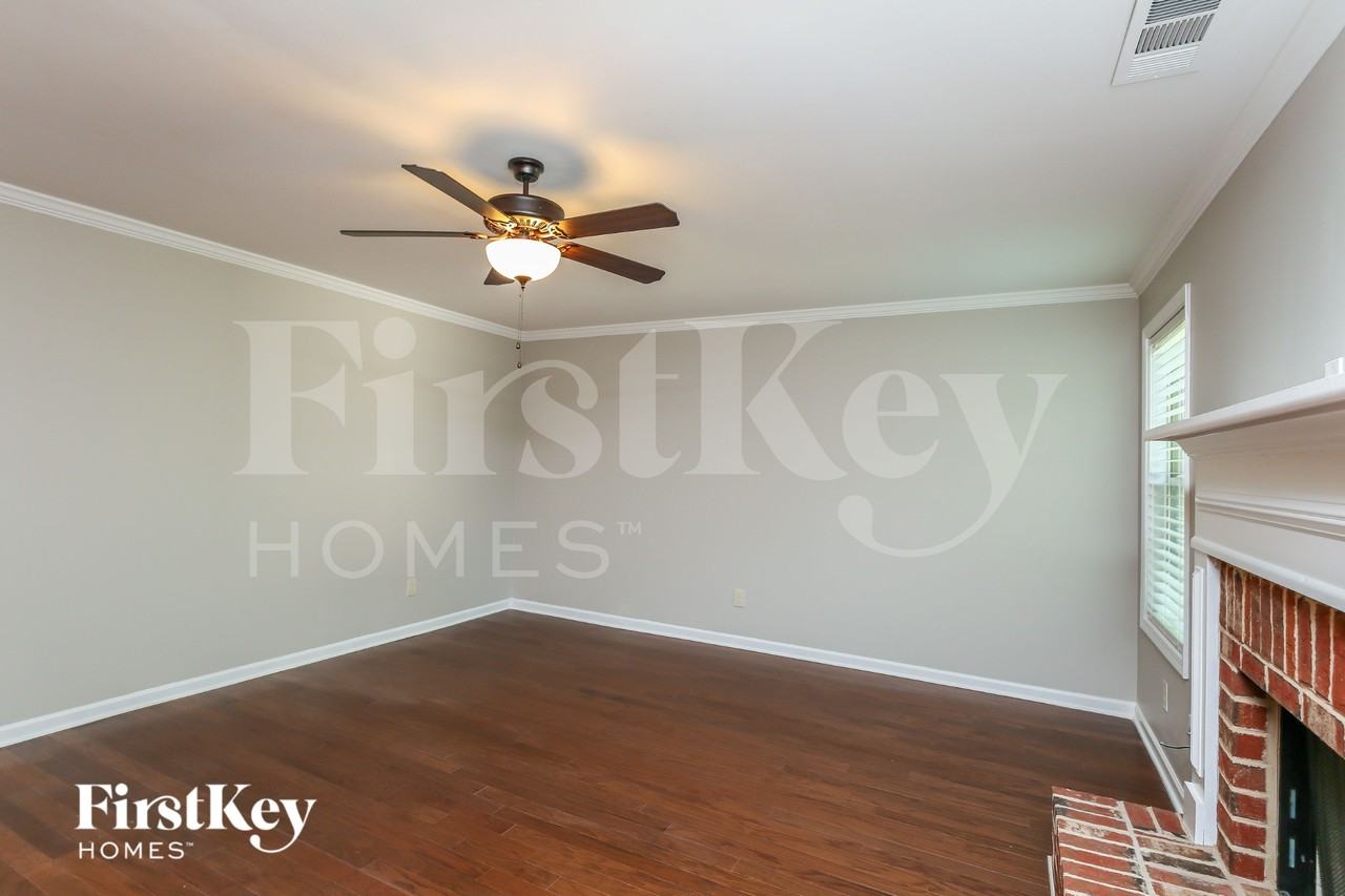 254 Cypress Pl - Photo 4 of 15