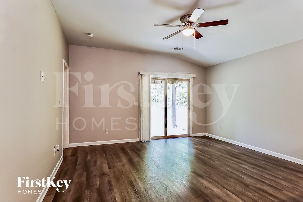 321 Reed Way - Photo 3 of 15