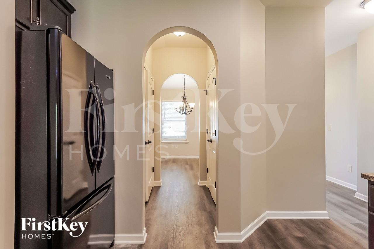 321 Reed Way - Photo 7 of 15