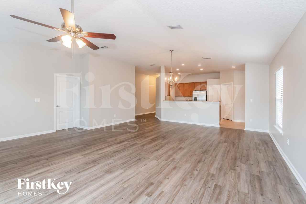 6869 Southern Oaks Dr W - Photo 3 of 15