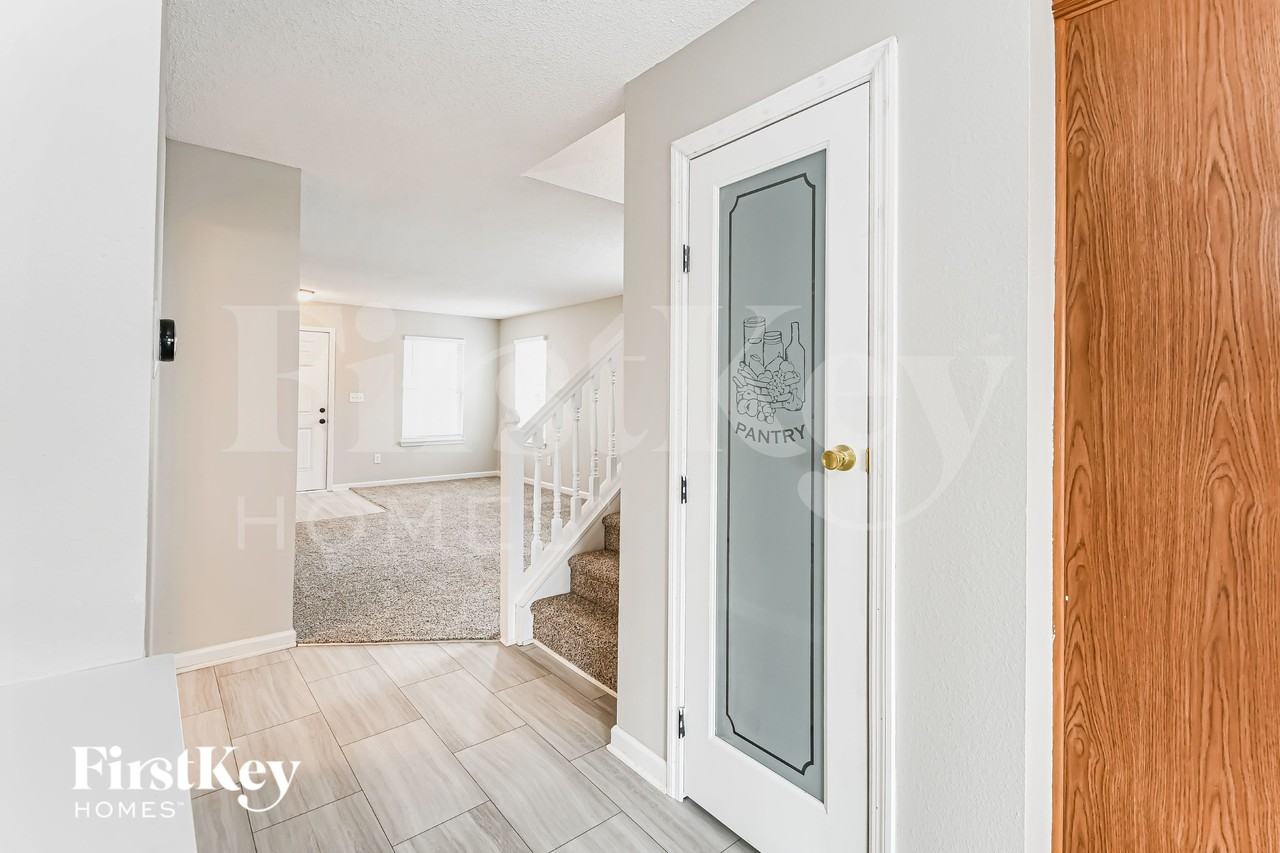 3471 Firethorn Dr - Photo 2 of 15