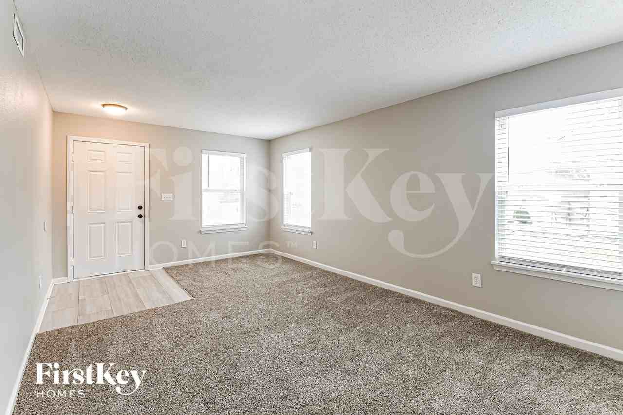 3471 Firethorn Dr - Photo 3 of 15