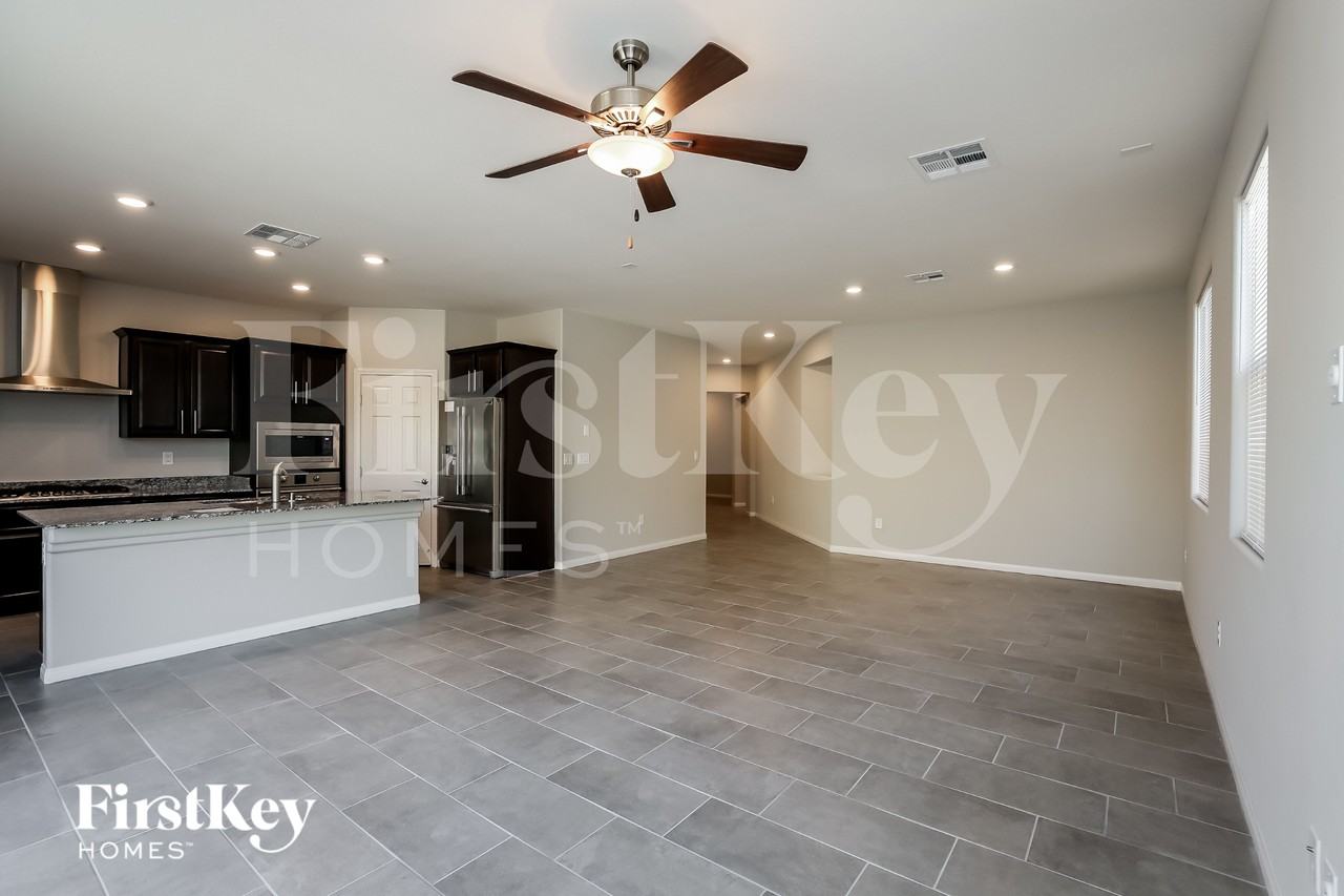 4218 Klarissa Ave - Photo 4 of 15