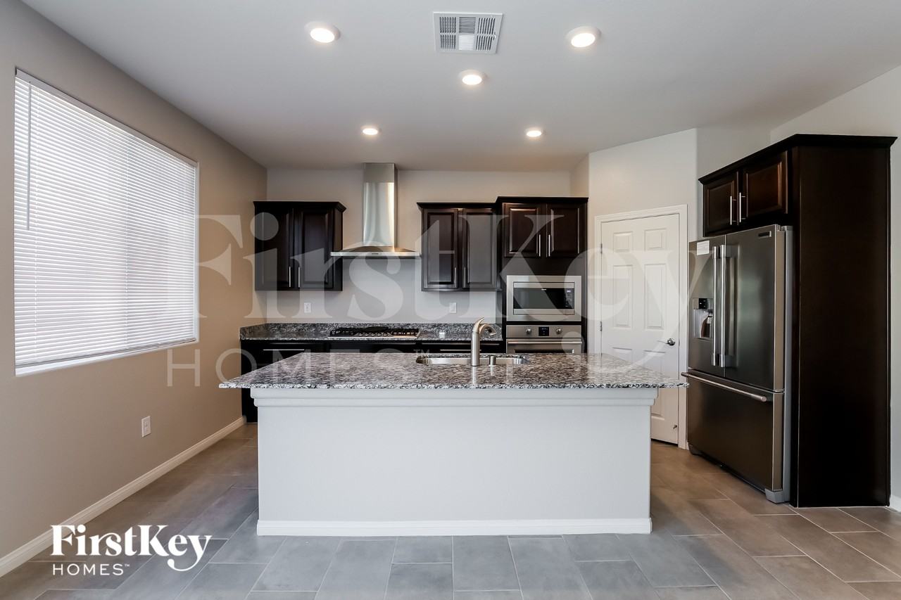 4218 Klarissa Ave - Photo 5 of 15