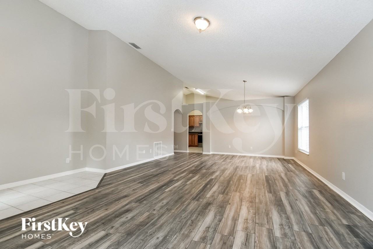 707 Via Milano - Photo 3 of 15