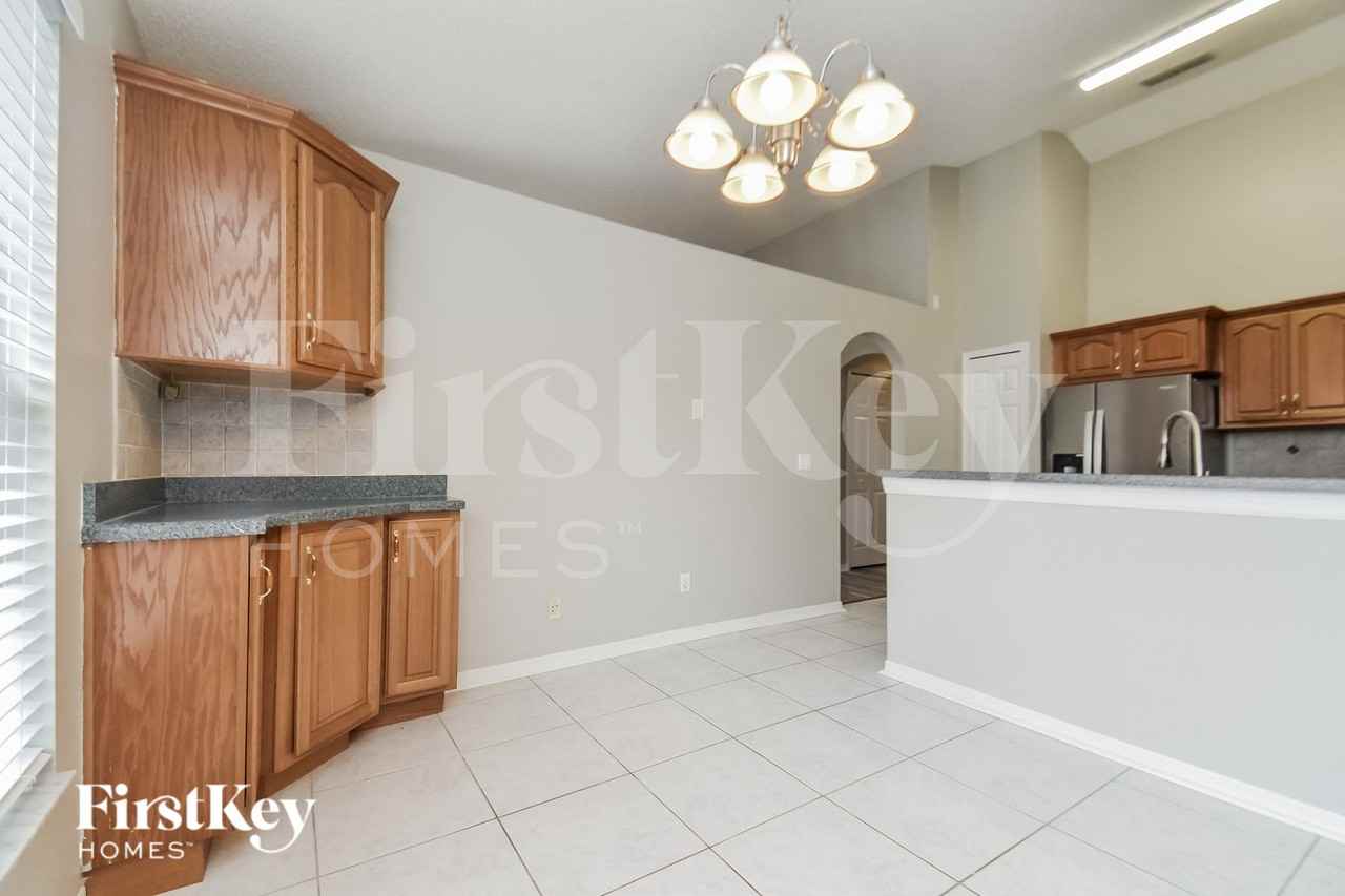 707 Via Milano - Photo 4 of 15