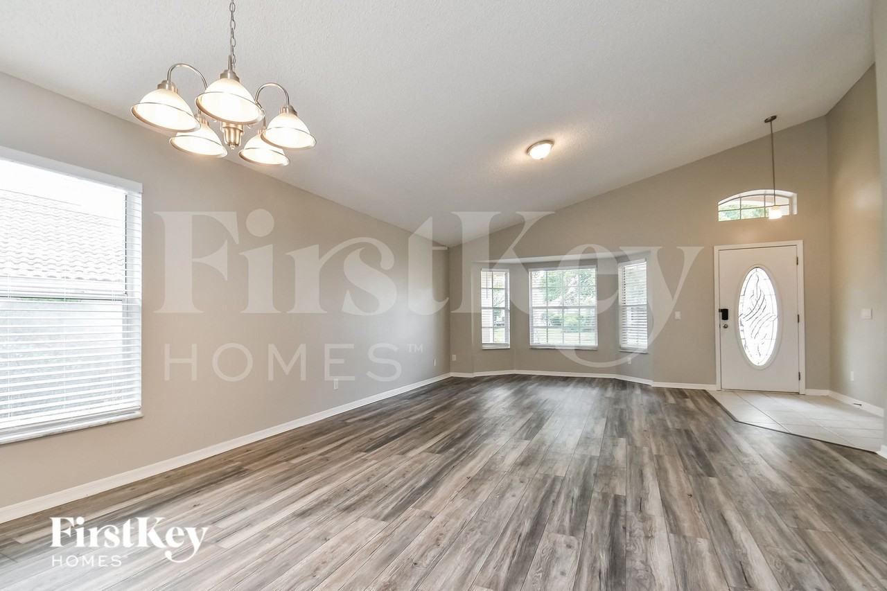 707 Via Milano - Photo 5 of 15