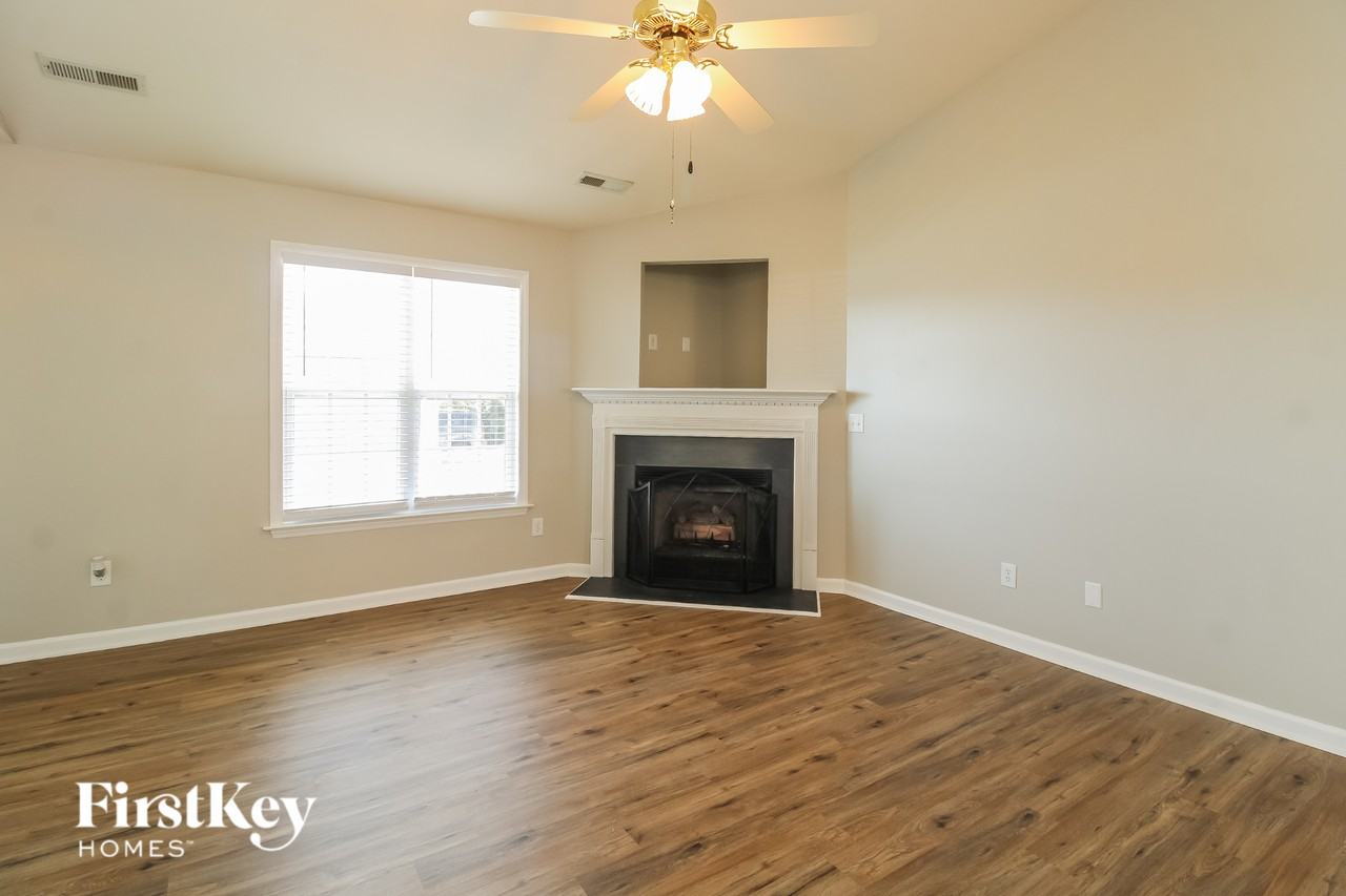 109 Wynbrook Ct - Photo 2 of 15