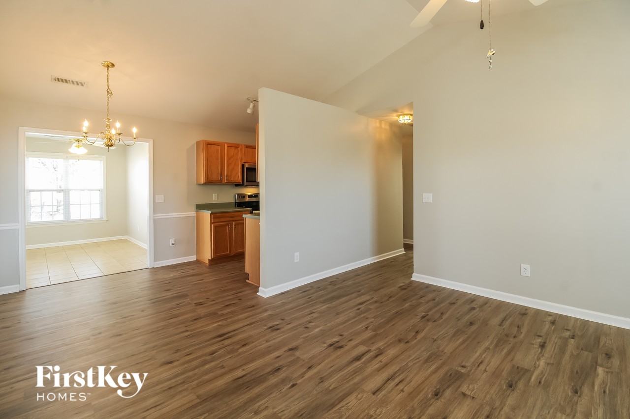 109 Wynbrook Ct - Photo 3 of 15