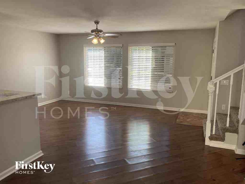 235 N 22nd Pl - Photo 7 of 25
