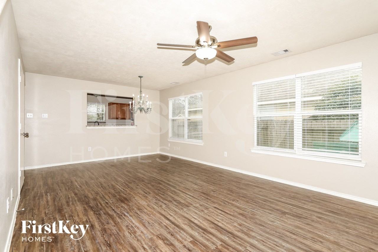 1442 Natural Pine Trl - Photo 2 of 15