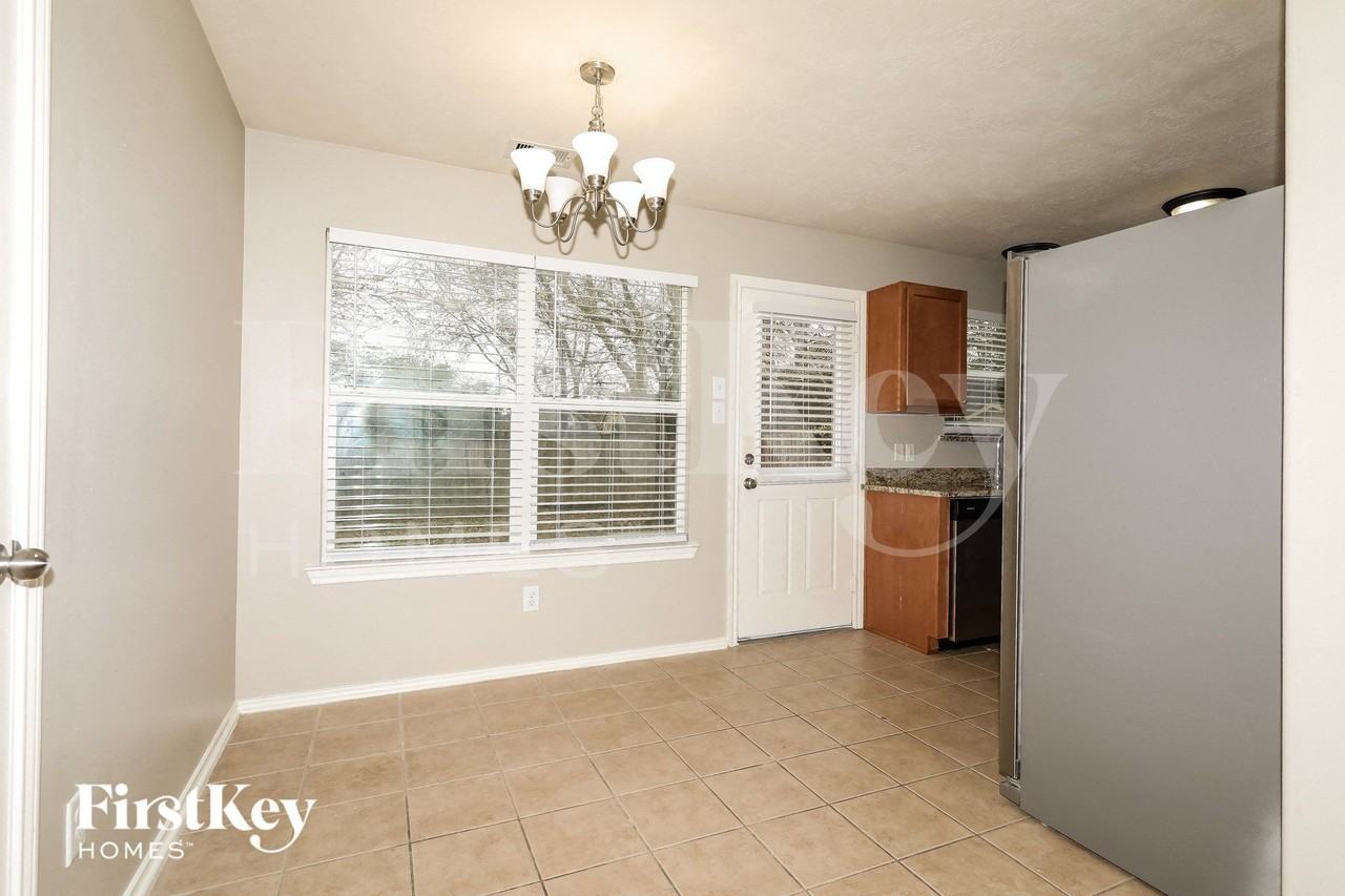 1442 Natural Pine Trl - Photo 4 of 15