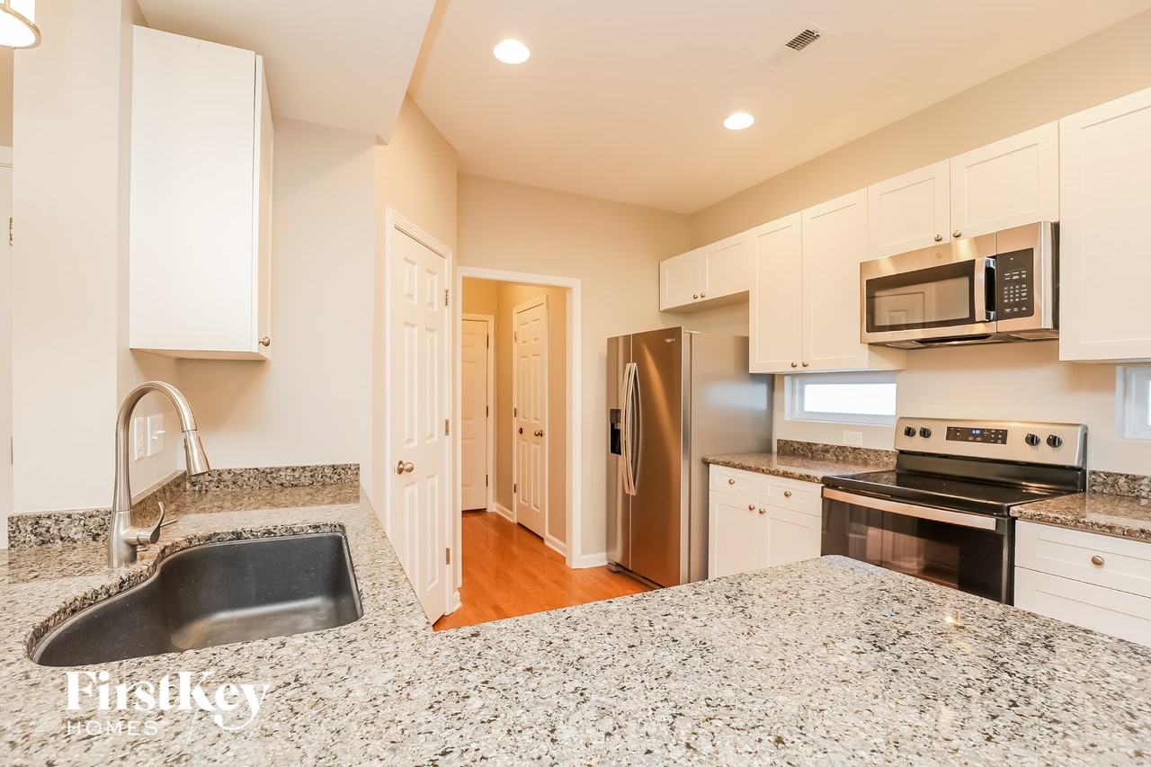 1431 Bern Dr - Photo 6 of 15