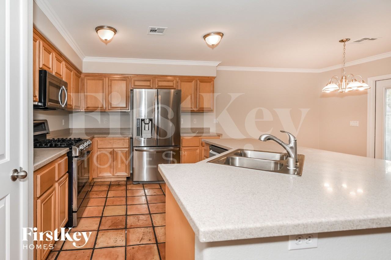 10211 Eden Falls Ln - Photo 6 of 15