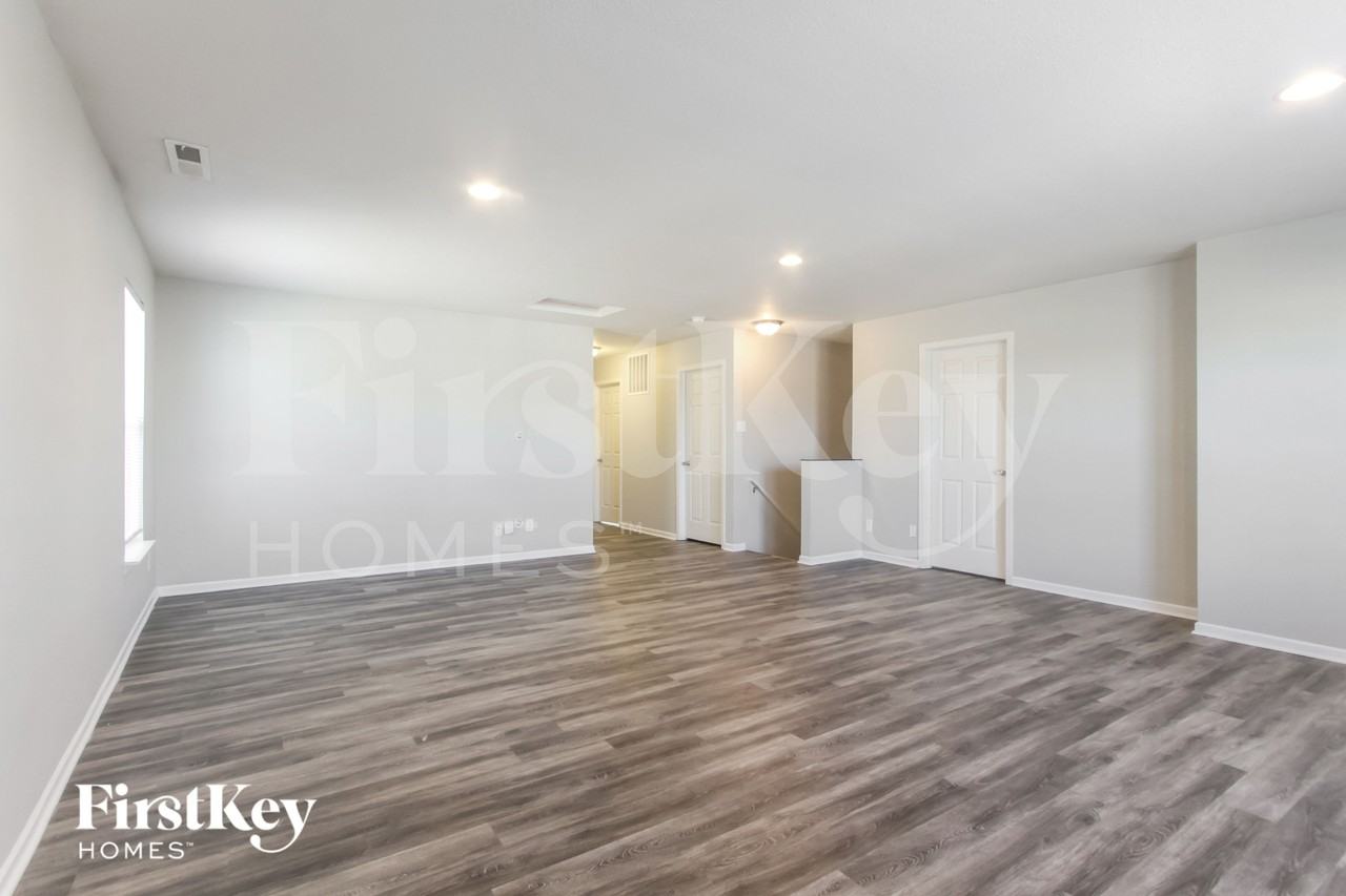 837 Colonial Way - Photo 6 of 15