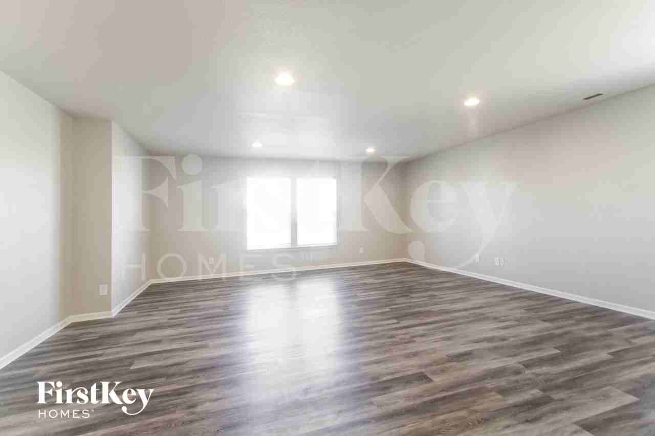 837 Colonial Way - Photo 7 of 15