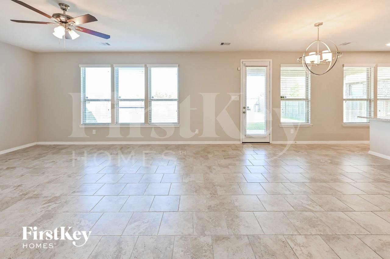 12731 Arcola Valley Ct - Photo 2 of 18