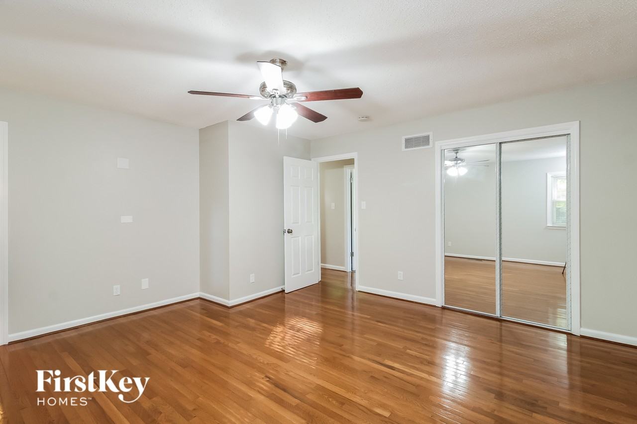 4923 Shady Pine Dr - Photo 7 of 15