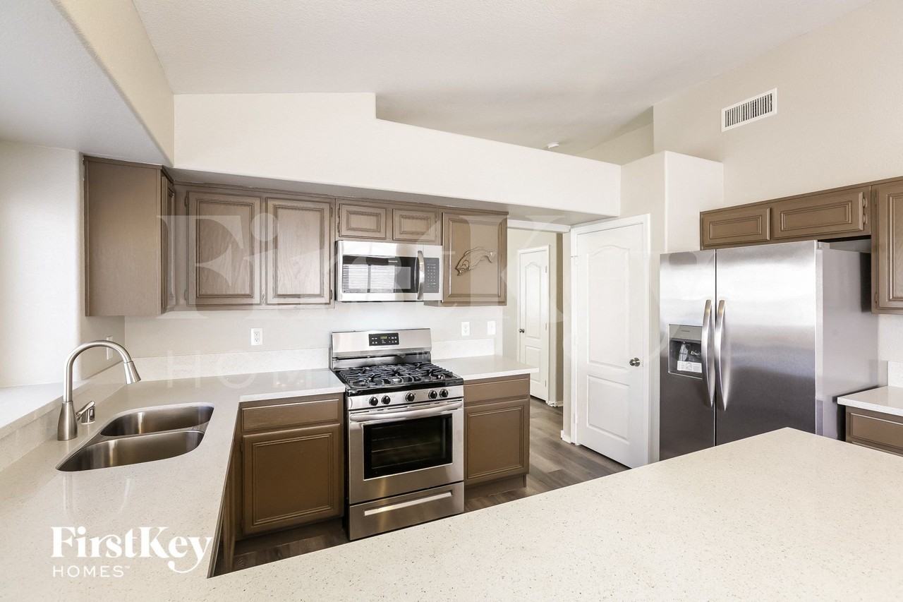 1900 Toscanini Way - Photo 6 of 15