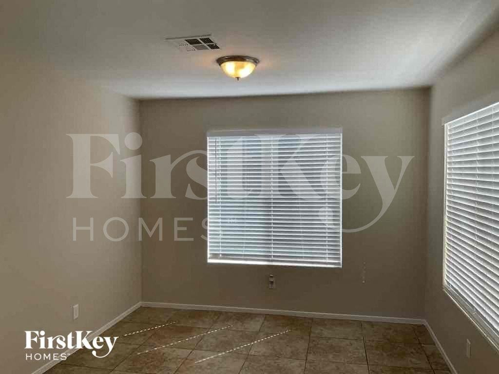 8008 Revolver Ave - Photo 2 of 17