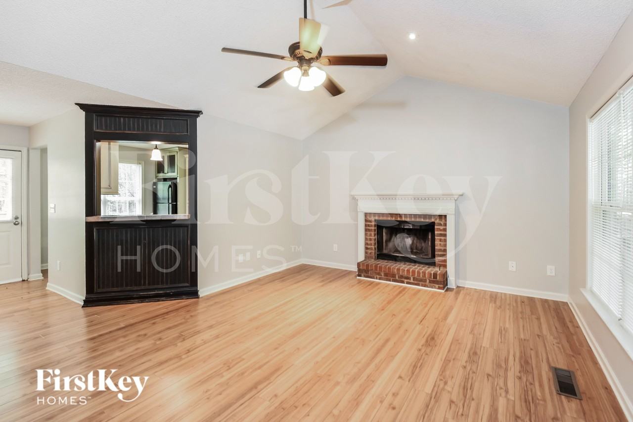 38 Michael Ct - Photo 2 of 19