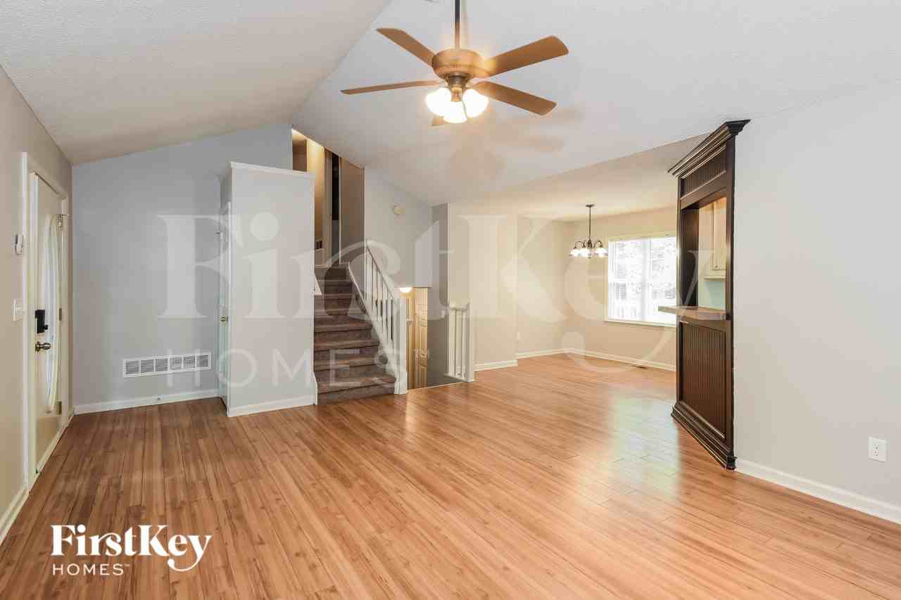 38 Michael Ct - Photo 4 of 19