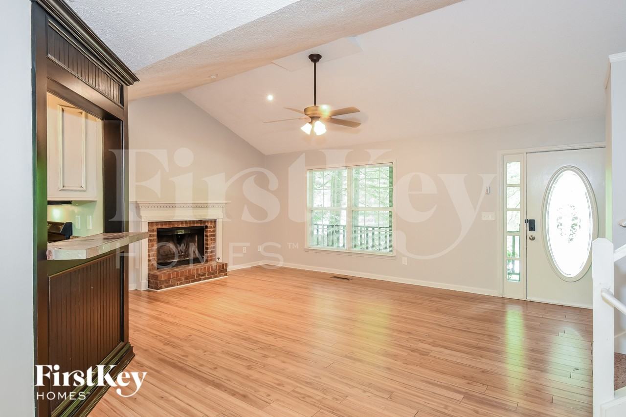 38 Michael Ct - Photo 5 of 19