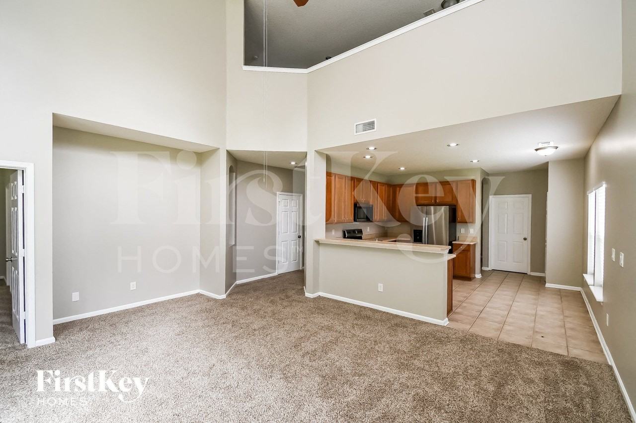 3180 Wandering Oaks Dr - Photo 4 of 15