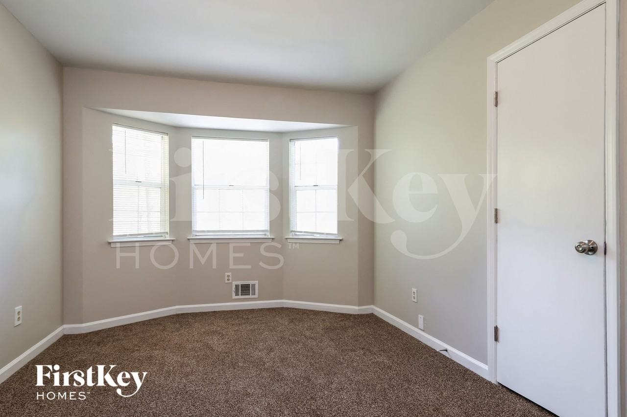 1121 Danube Trl - Photo 5 of 15