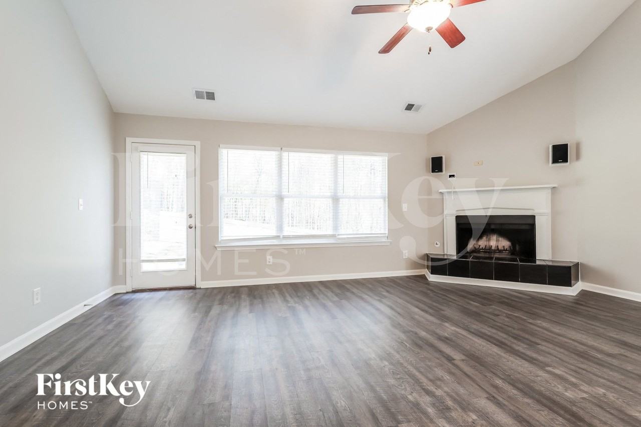 201 Muscogee Dr - Photo 2 of 15