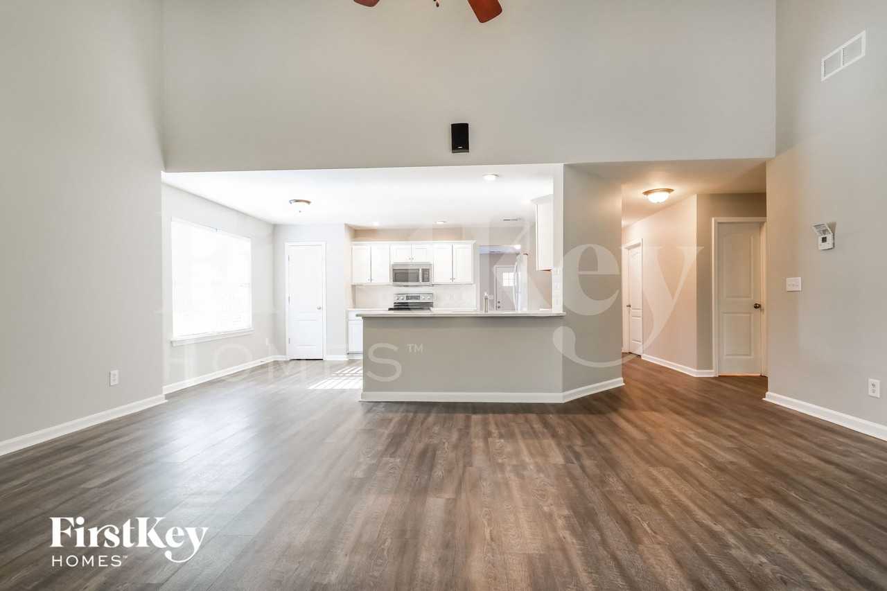 201 Muscogee Dr - Photo 3 of 15