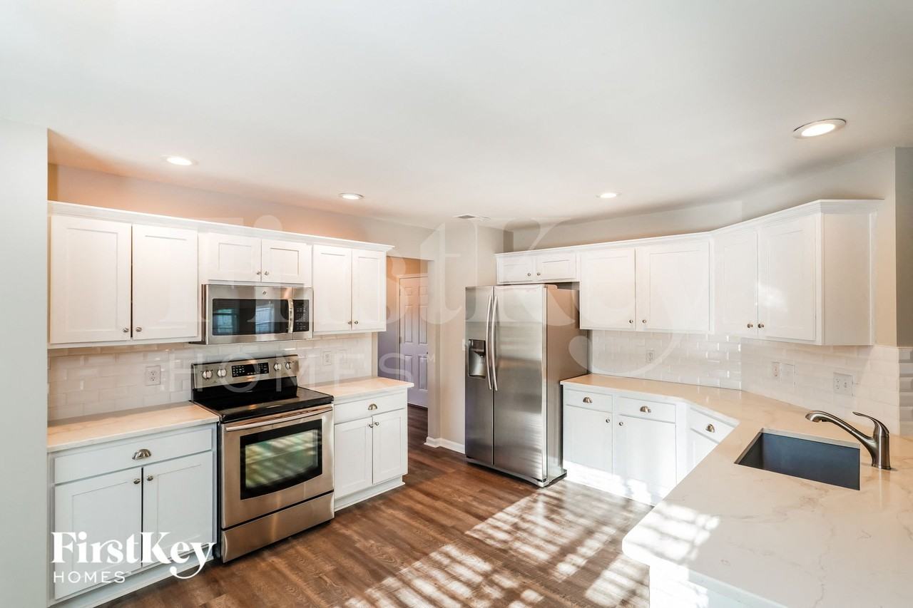 201 Muscogee Dr - Photo 5 of 15